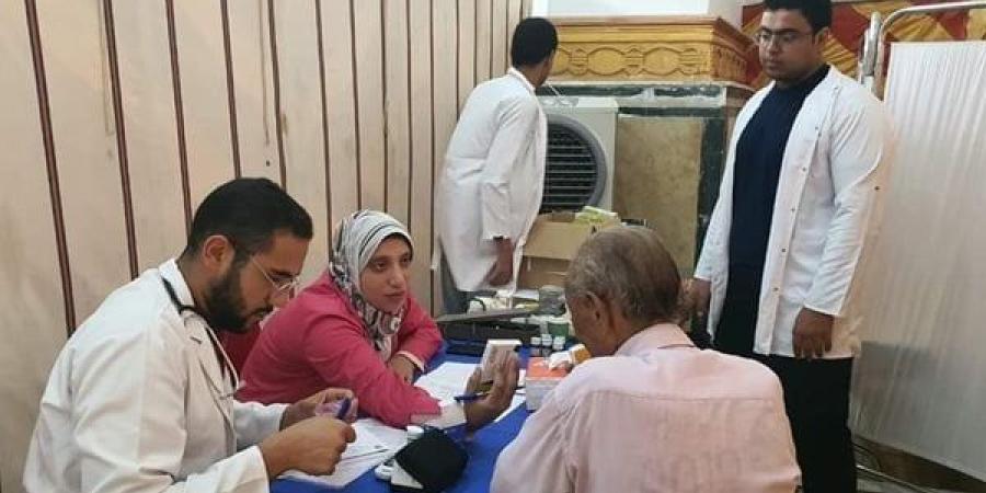 جامعة السويس تنظم حملة للتبرع بالدم لصالح المصابين بحادث أتوبيس الجلالة