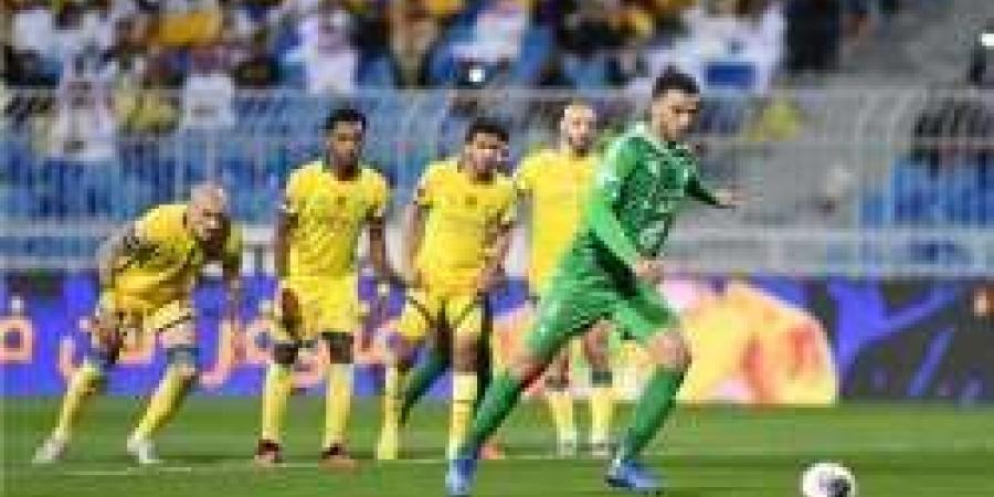 الشباب يستغل الأرض والجمهور أمام النصر في دوري روشن السعودي - الخليج برس