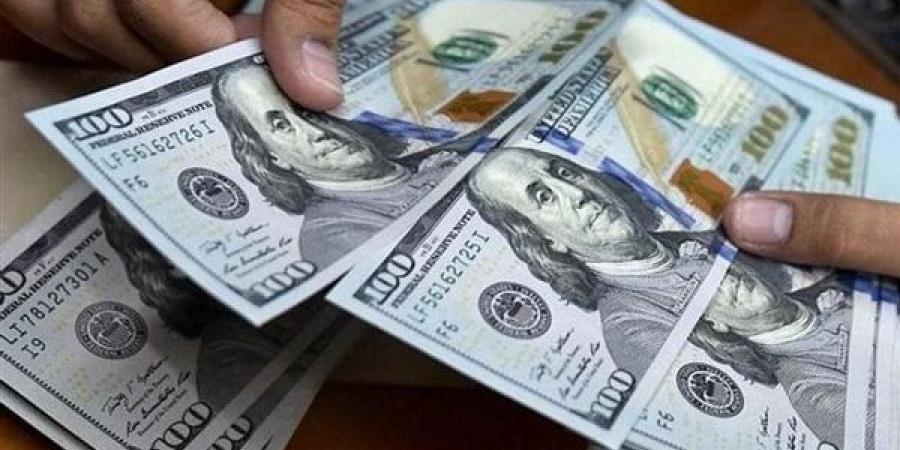 بيع وشراء.. سعر الدولار في البنوك اليوم