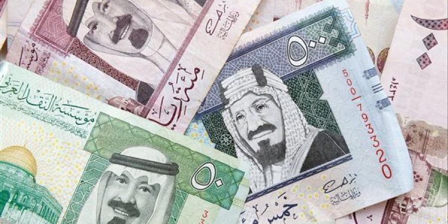 سعر الدينار الكويتي اليوم الثلاثاء 22-10-2024 في البنوك وشركات الصرافة