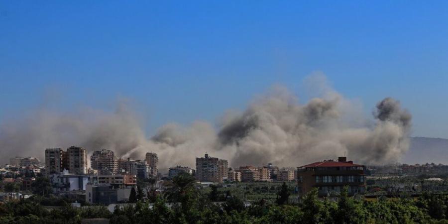 القاهرة الإخبارية: الاحتلال استهدف مدينة صور الساحلية بجنوب لبنان للمرة الأولى - الخليج برس