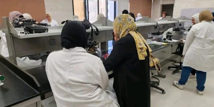 بدء تشغيل معامل جديدة بكليتي العلوم الصحية والصيدلة في جامعة الإسماعيلية الأهلية