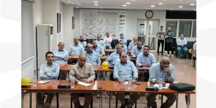 ندوة لتوعية العاملين حول القانون وحقوق وواجبات العمال بالإسكندرية