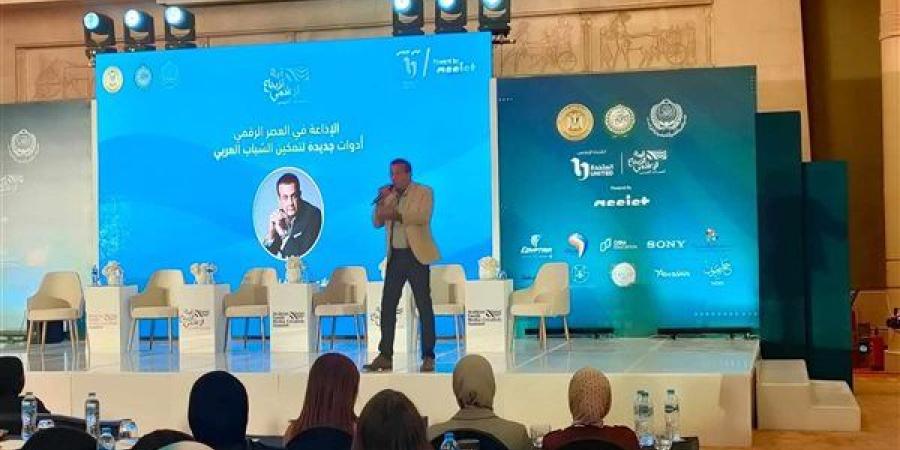 في قمة الإبداع الإعلامي.. أسامة منير يستعرض استراتيجيات جذب المستمعين عبر الفترات الإذاعية