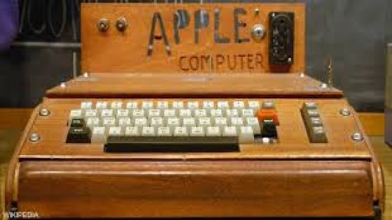 الحاسوب النادر لشركة أبل Apple-1 الذي أهداه ستيف جوبز لموظف يُباع بمبلغ مذهل