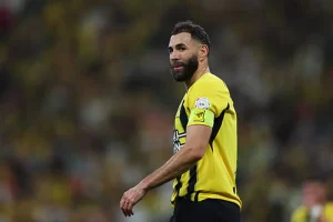 تقارير: الاتحاد يرفض "عرضاً ودياً" لإعارة بنزيما للهلال