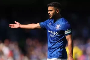 عربيسام مرسي لاعب محوري في تشكيل إيبسويتش تاون لمواجهة ليستر سيتي