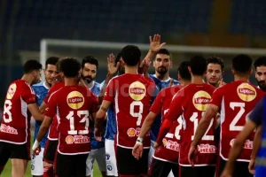 لا مباراة فاصلة ولا قرعة: من سيرتفع كأس البطولة في حال تساوي الأهلي وبيراميدز؟