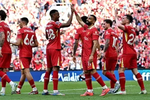 مواجهة مرتقبة: تفاصيل مباراة برايتون وليفربول في الدوري الإنجليزي والقنوات الناقلة